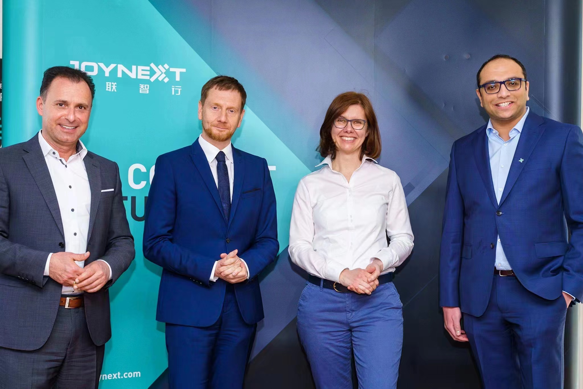 Prospects for progress and social commitment: Minister-President Kretschmer visits JOYNEXT